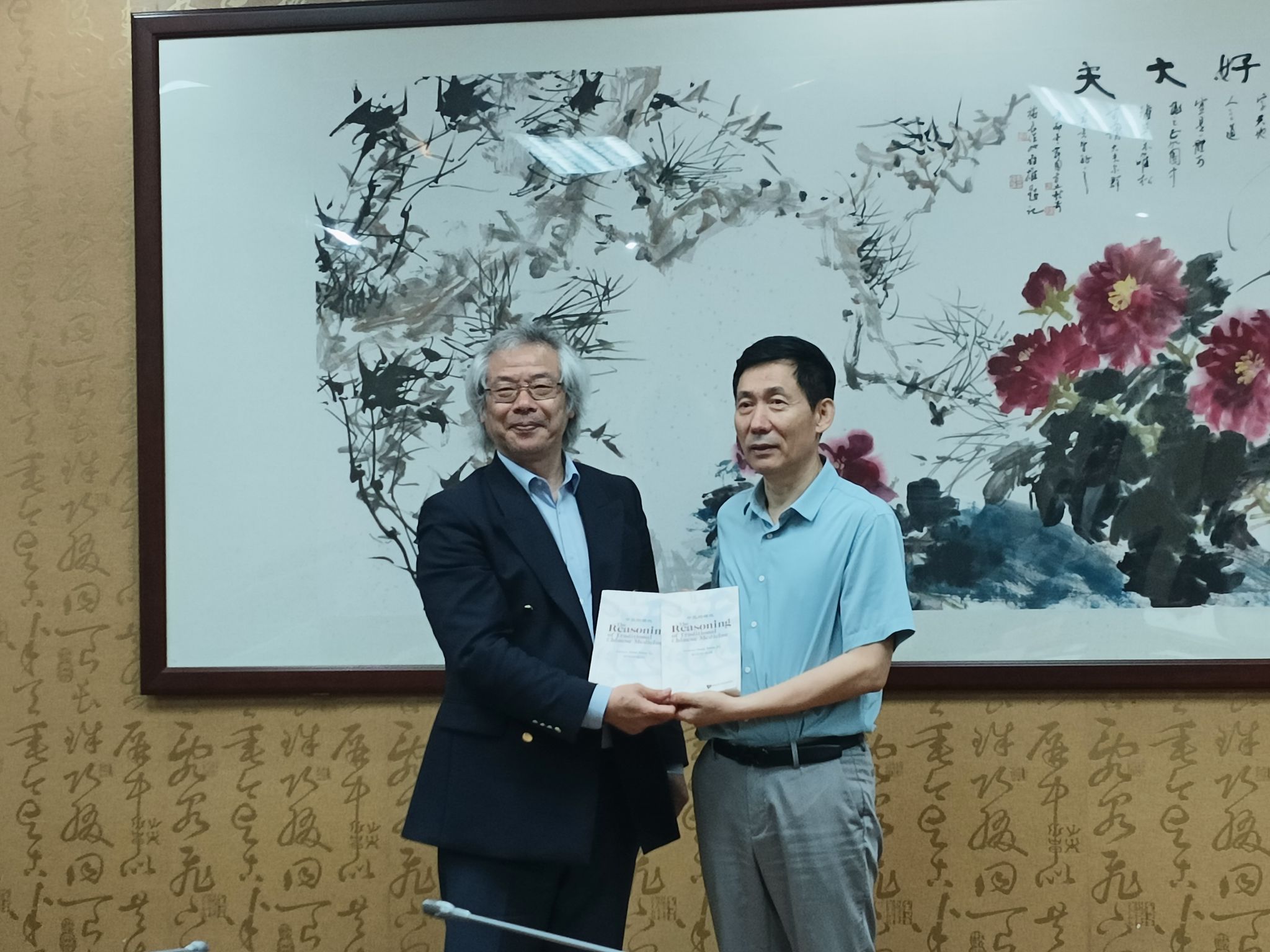 欧洲校友会会长一行来beat365英国官网网站交流