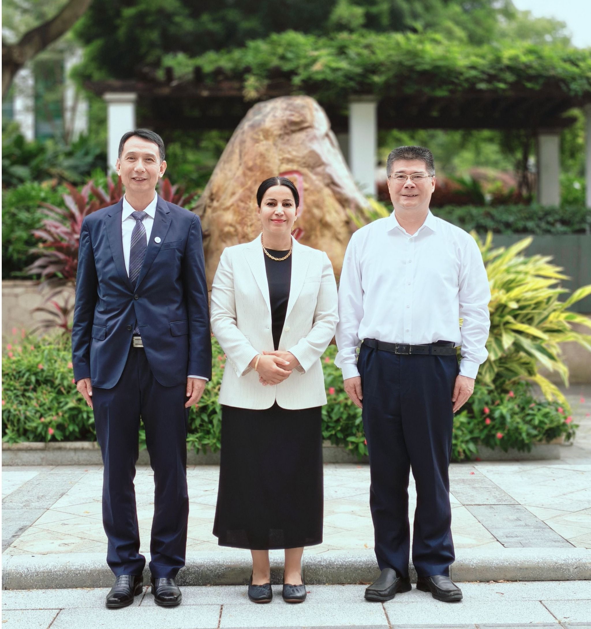 阿联酋驻广州总领事馆到访beat365英国官网网站