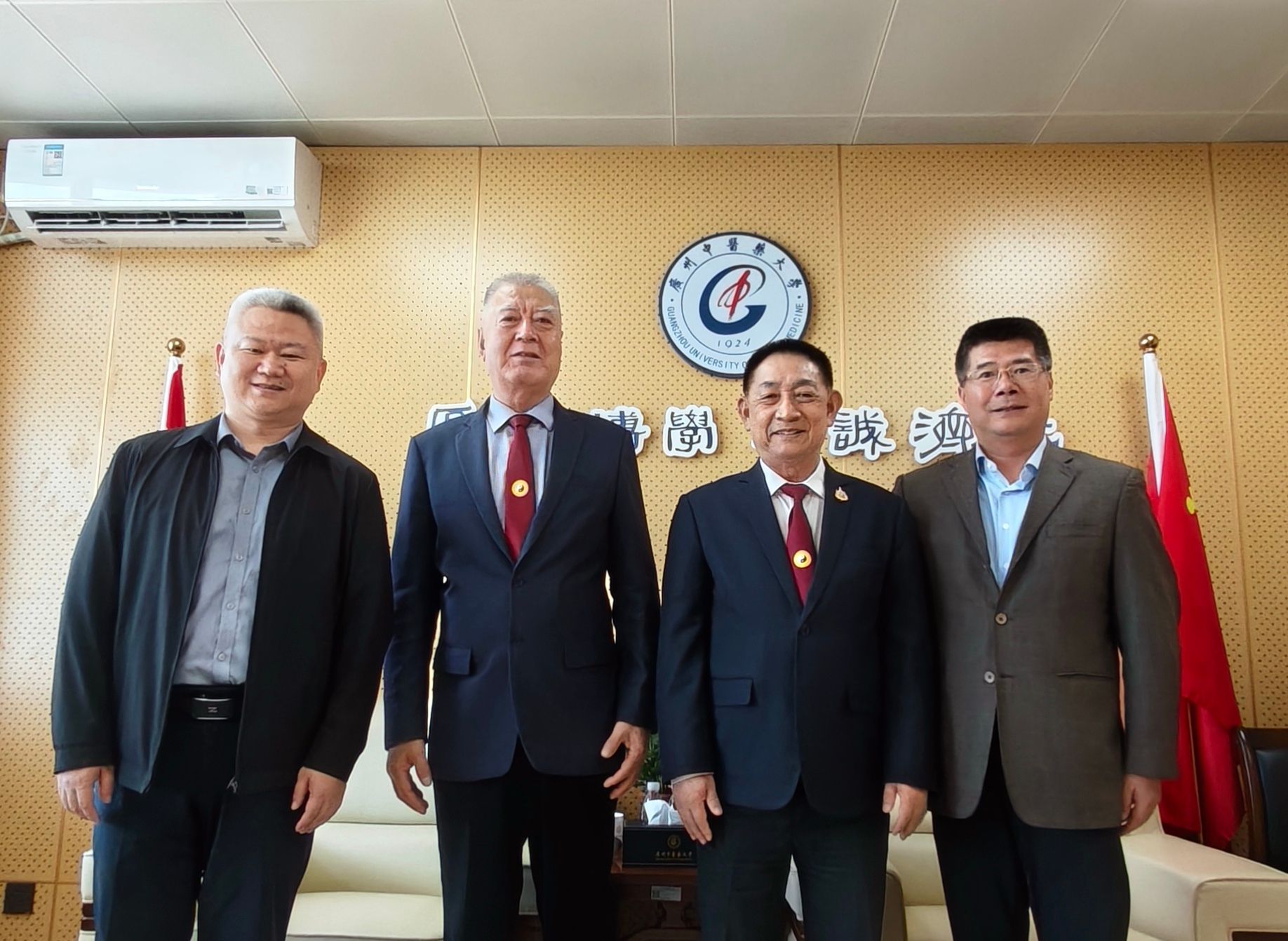 泰国中医师总会访问beat365英国官网网站 共促中医药国际交流与发展