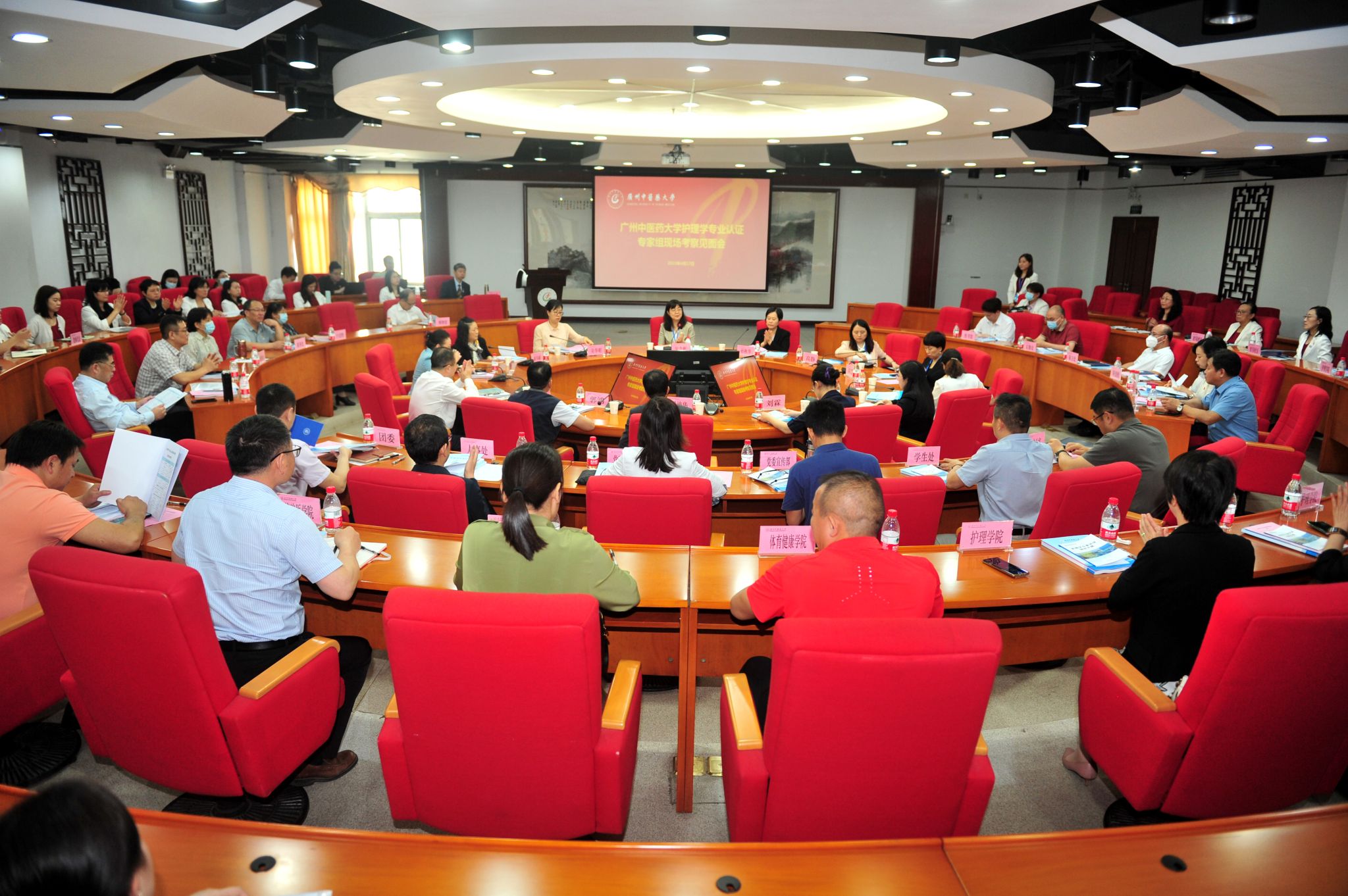 教育部专家组莅临beat365英国官网网站开展护理学专业认证工作