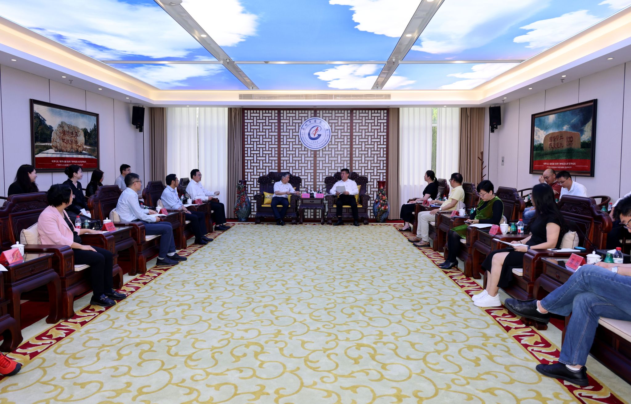 广州南方学院来校开展党建和思想政治工作结对共建座谈会